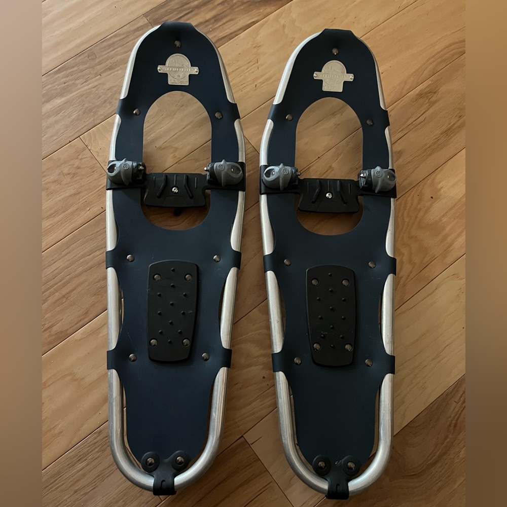 LL Bean 25” Snowshoes Blue Tubbs Trailblazer Winter Sports Snow Sports, Like New